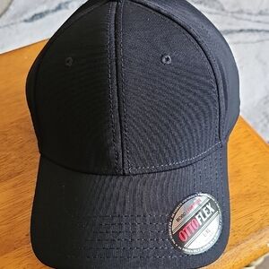 OTTO Black Flexfit Baseball Cap